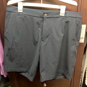 Men’s LuluLemon flat front shorts